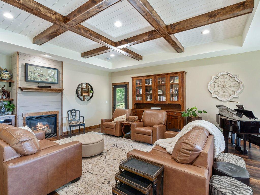 1556 Maplewood Ridge Road