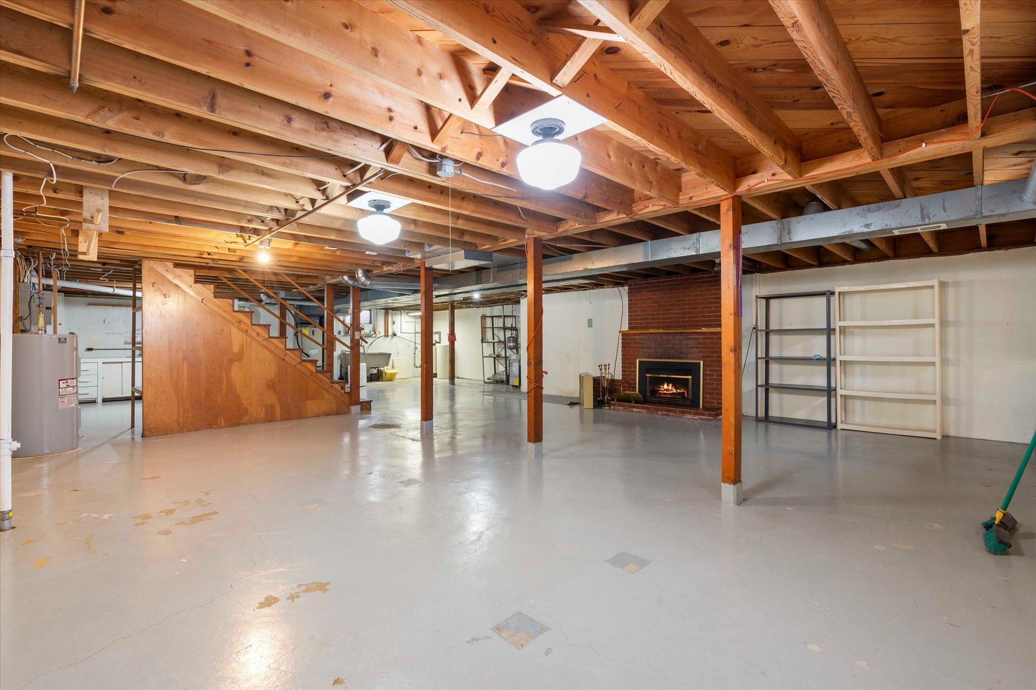 201 Cleveland Boulevard W