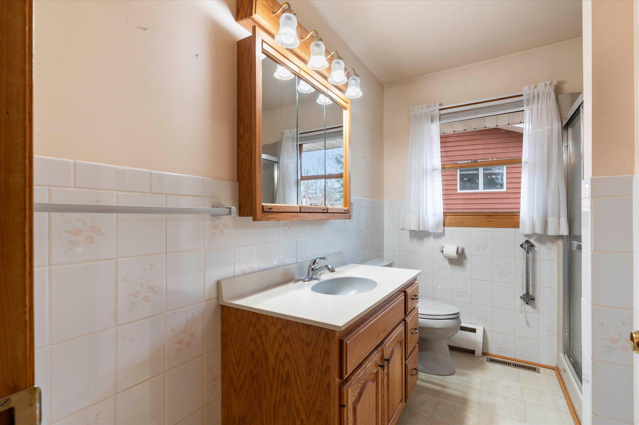 201 Cleveland Boulevard W