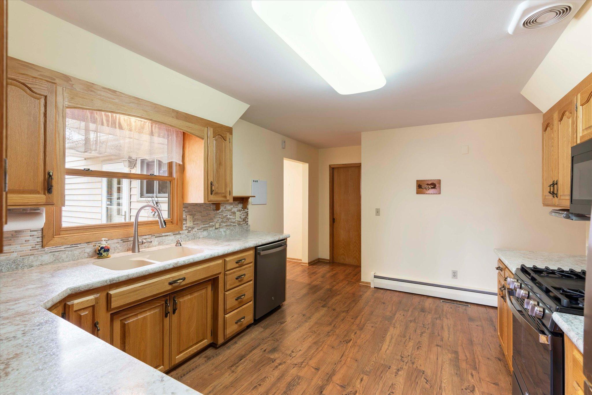 201 Cleveland Boulevard W