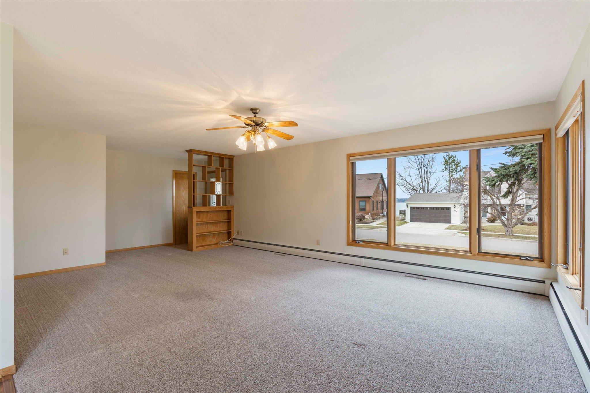 201 Cleveland Boulevard W