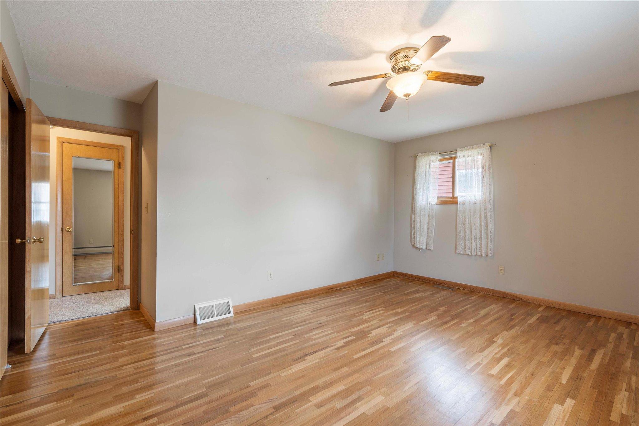 201 Cleveland Boulevard W