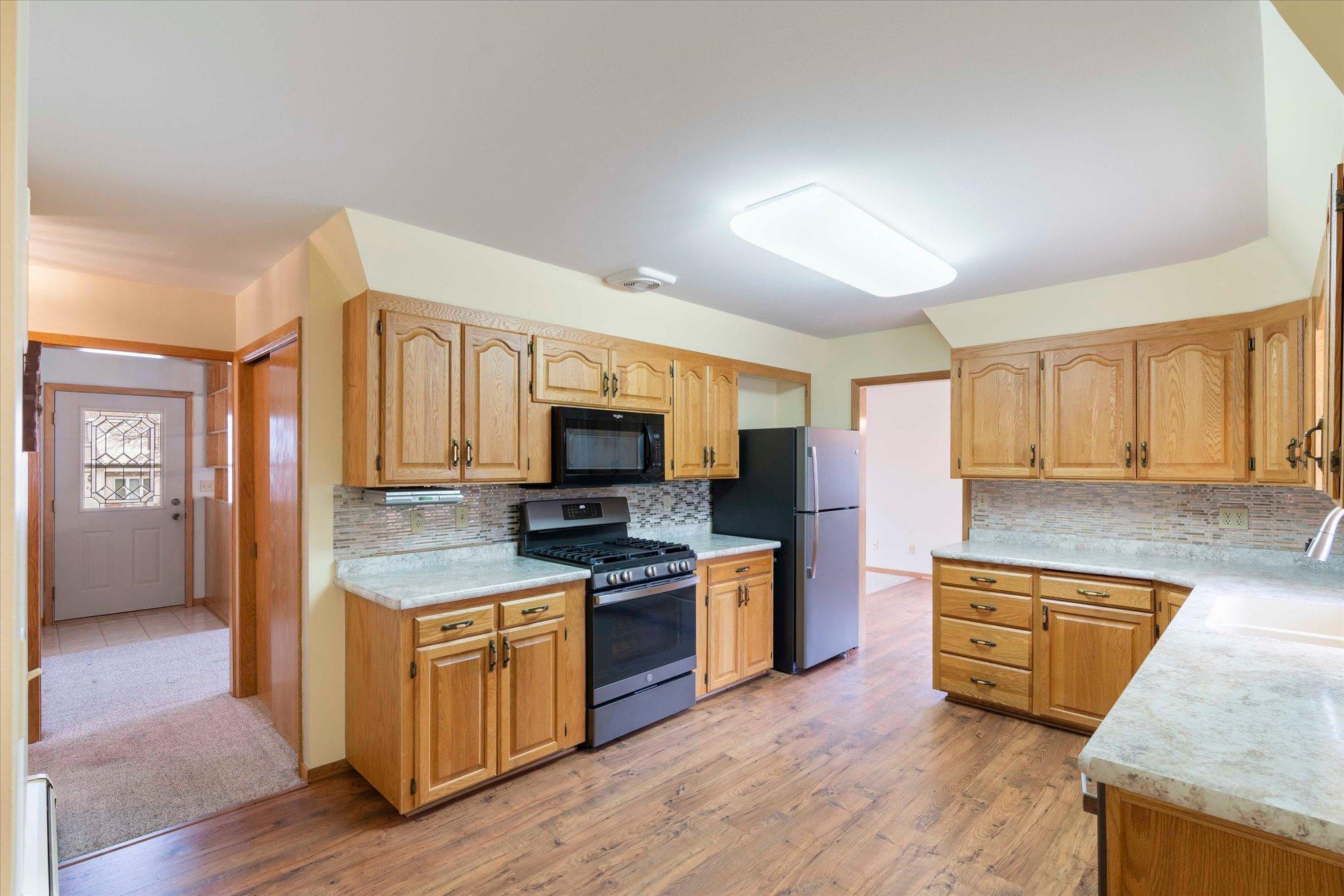 201 Cleveland Boulevard W