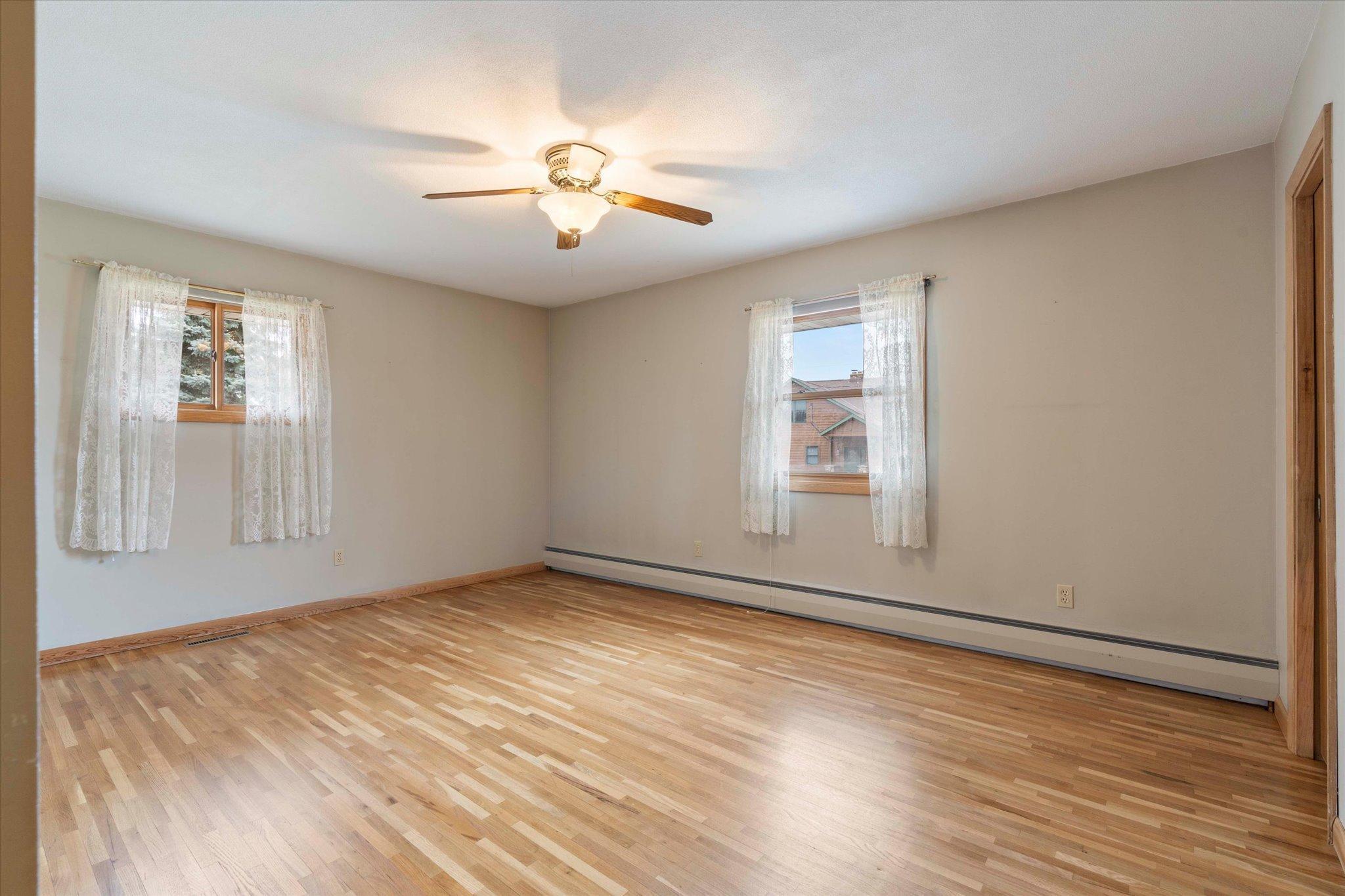 201 Cleveland Boulevard W