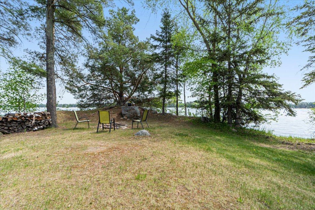 1560 Sunrise Point Drive NW