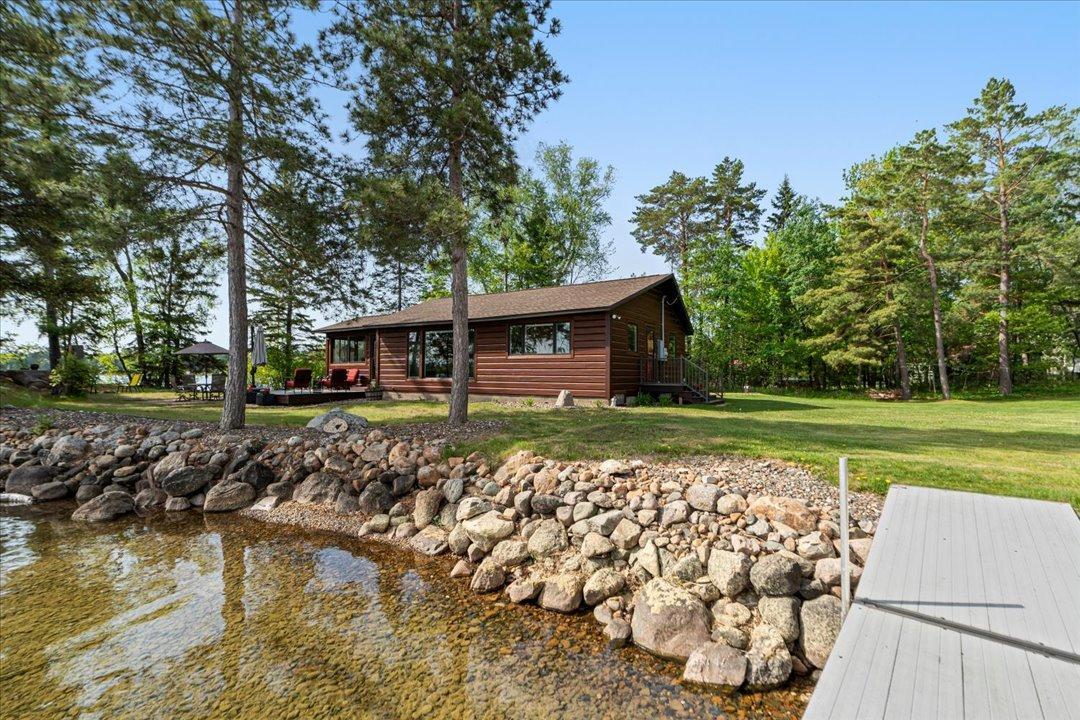 1560 Sunrise Point Drive NW