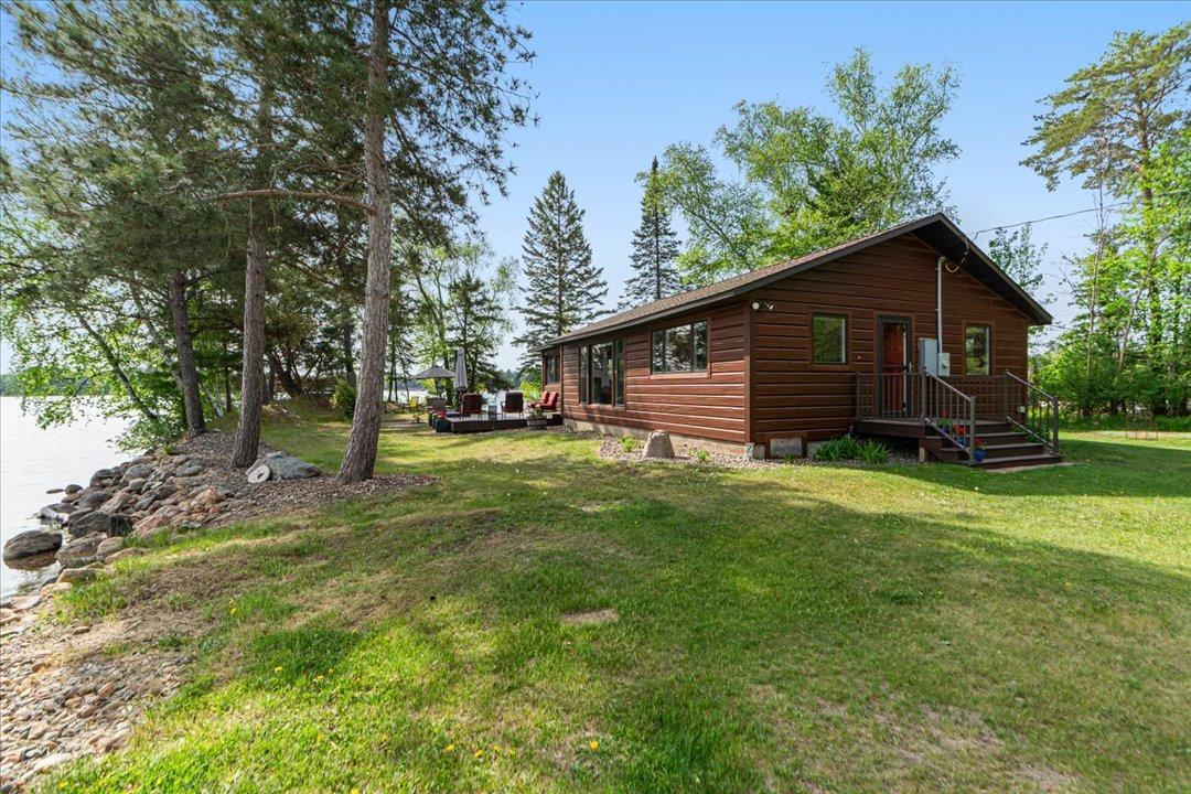 1560 Sunrise Point Drive NW