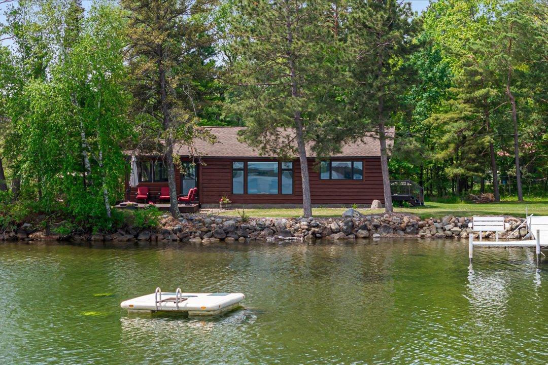 1560 Sunrise Point Drive NW
