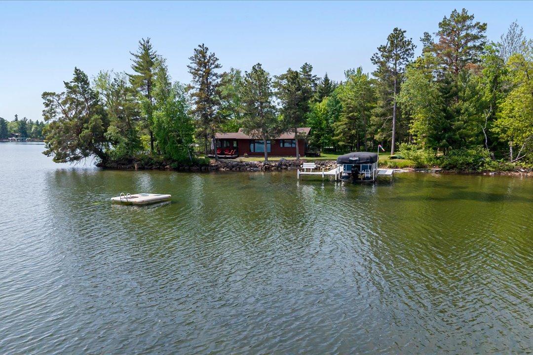 1560 Sunrise Point Drive NW