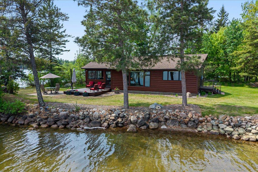 1560 Sunrise Point Drive NW