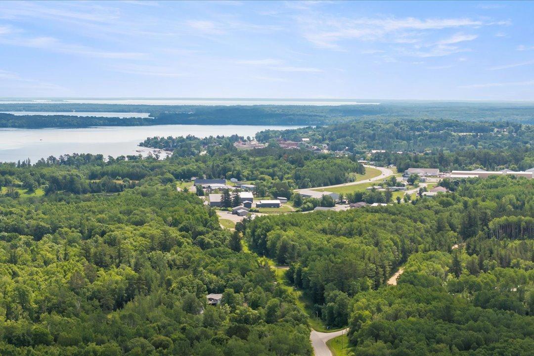 121 Ridgeway Path