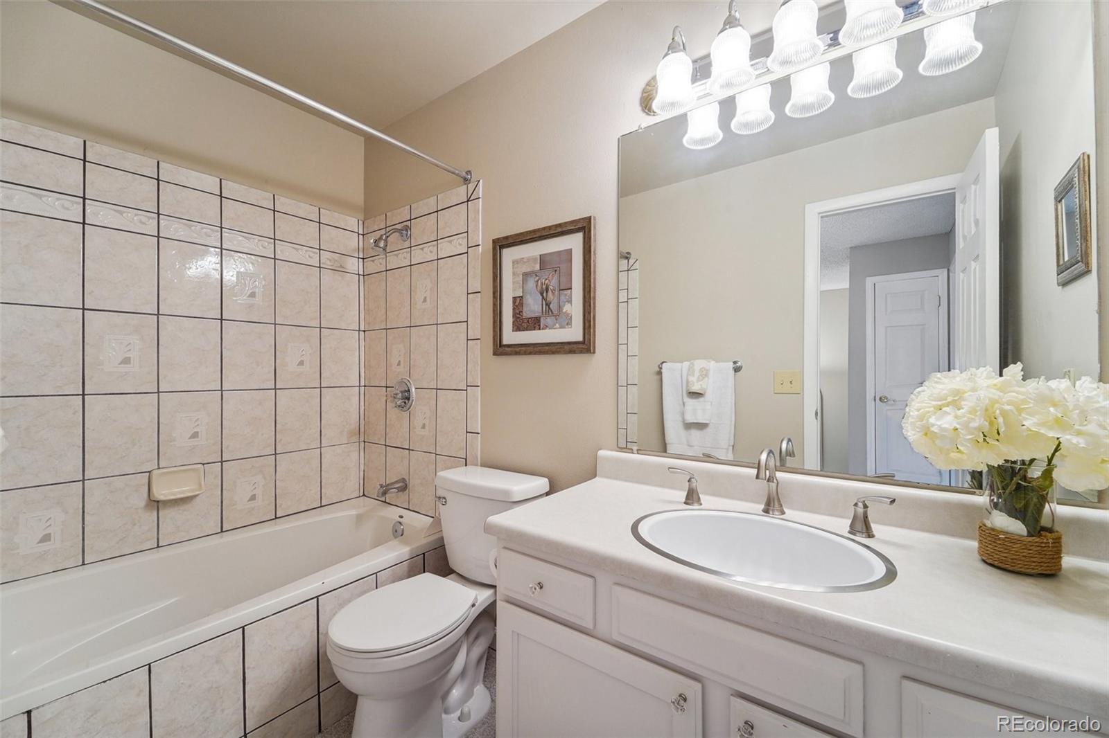 2446 S Vaughn Way Unit: F