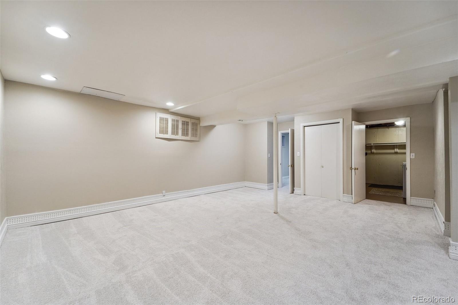 2446 S Vaughn Way Unit: F