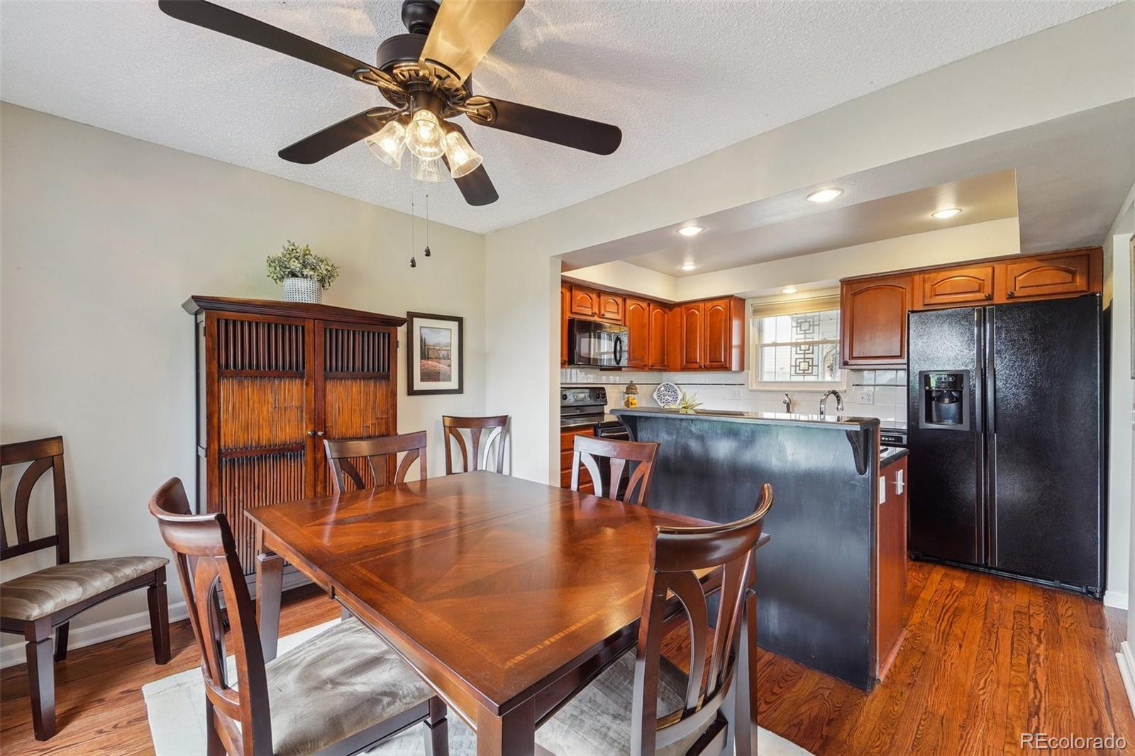 2446 S Vaughn Way Unit: F