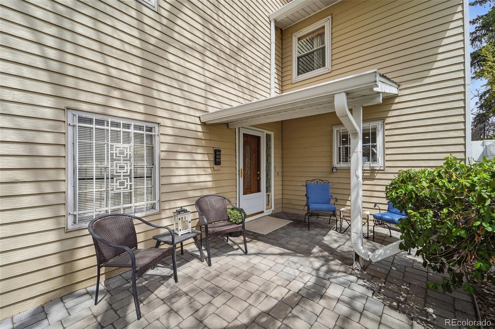 2446 S Vaughn Way Unit: F
