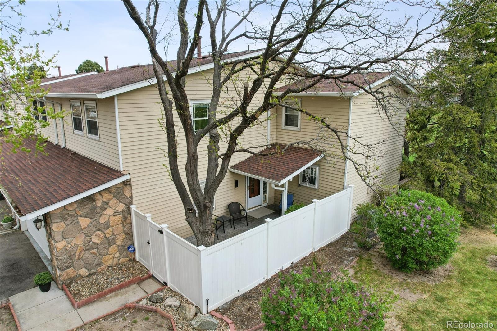 2446 S Vaughn Way Unit: F