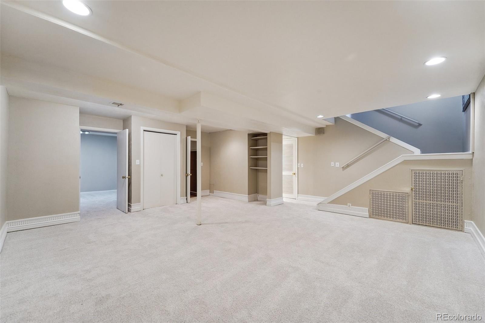 2446 S Vaughn Way Unit: F