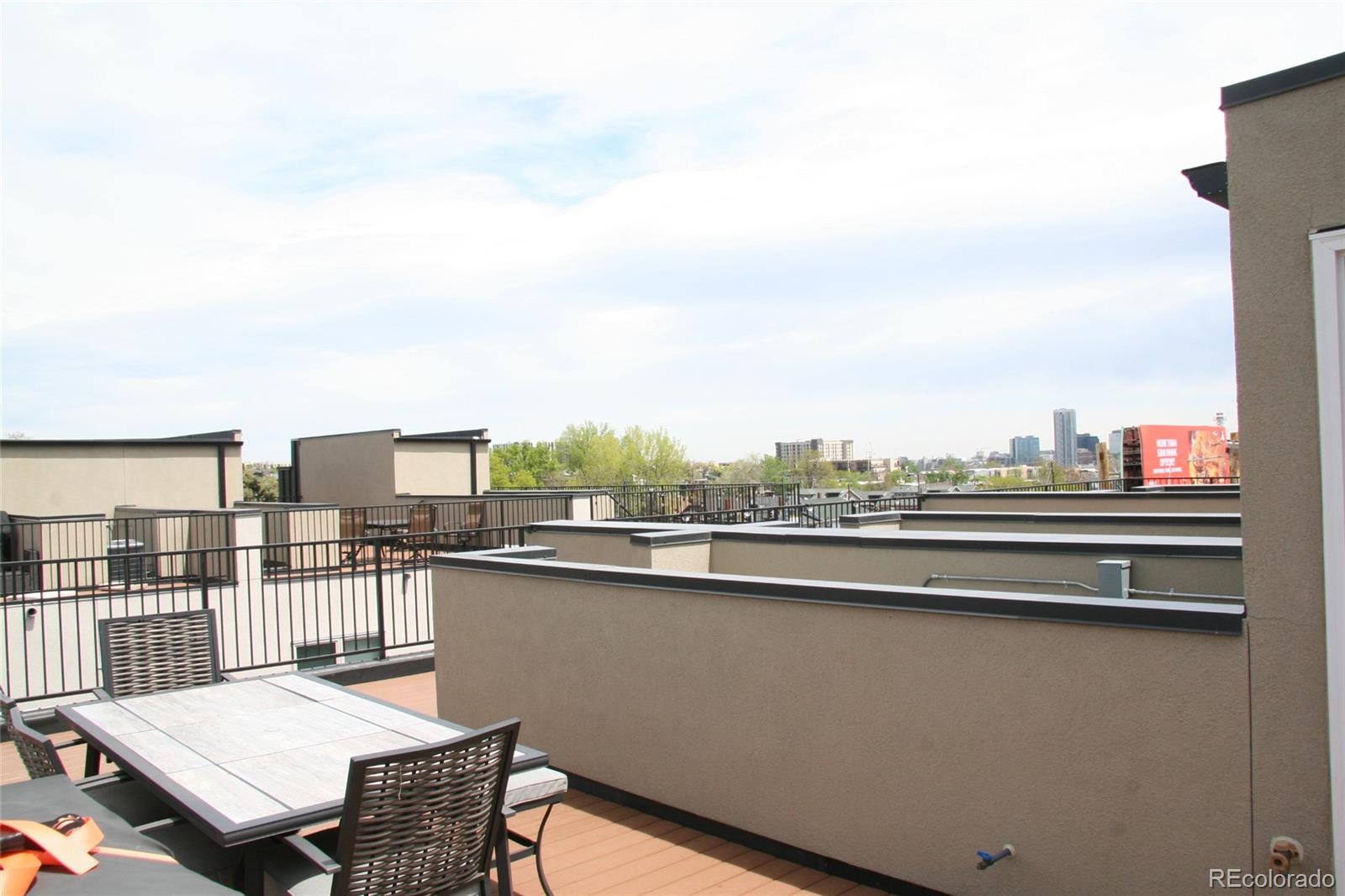 1920 Grove Street Unit: 5