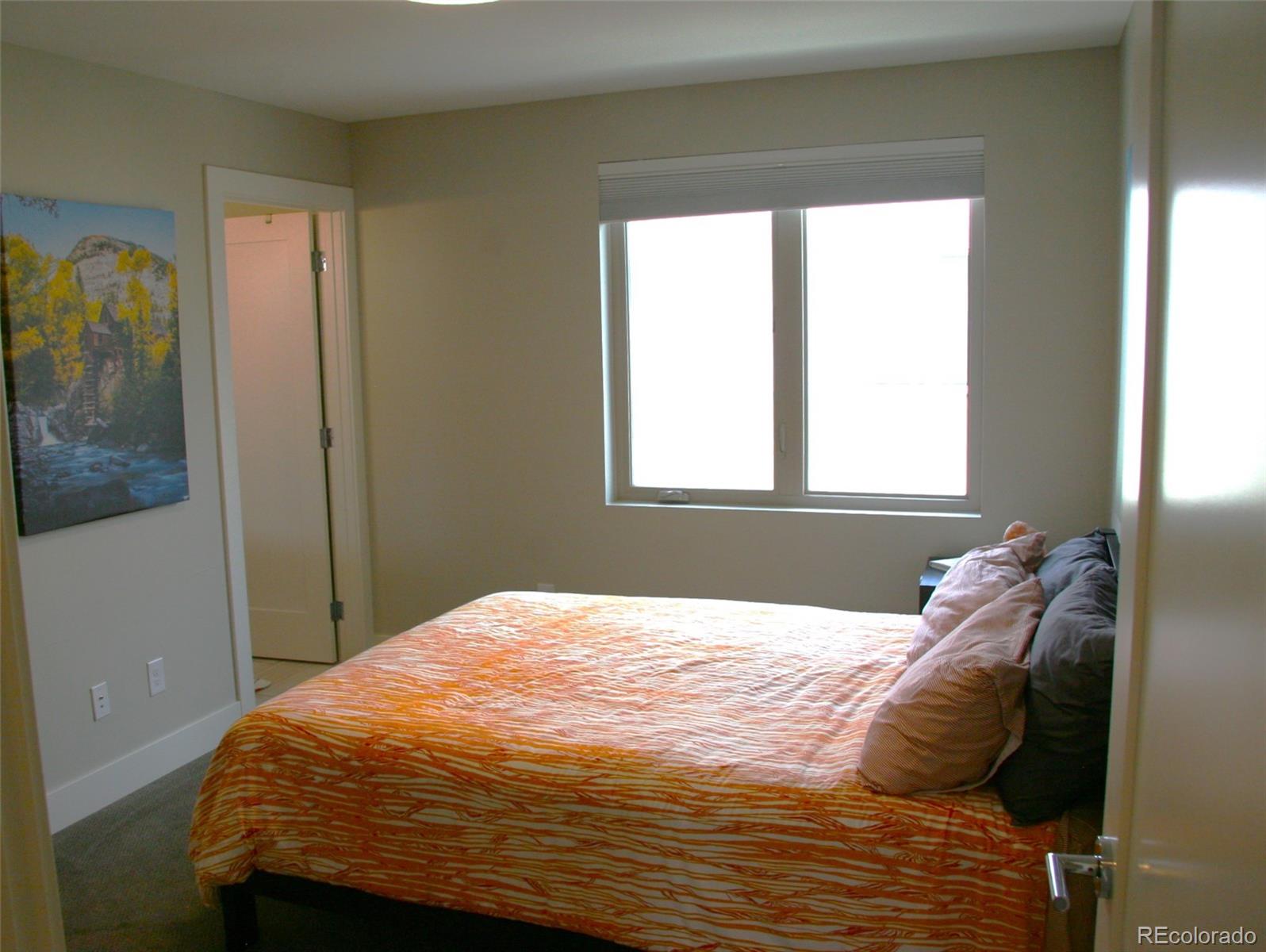 1920 Grove Street Unit: 5