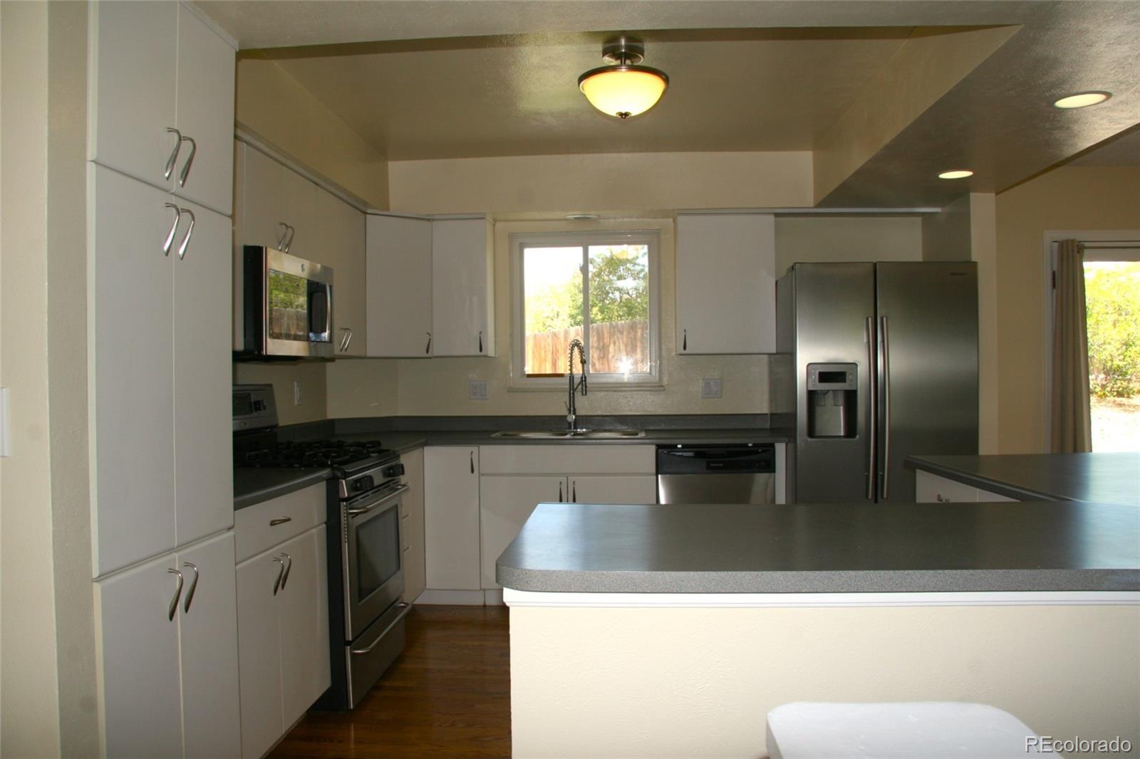 1008 Park View Court