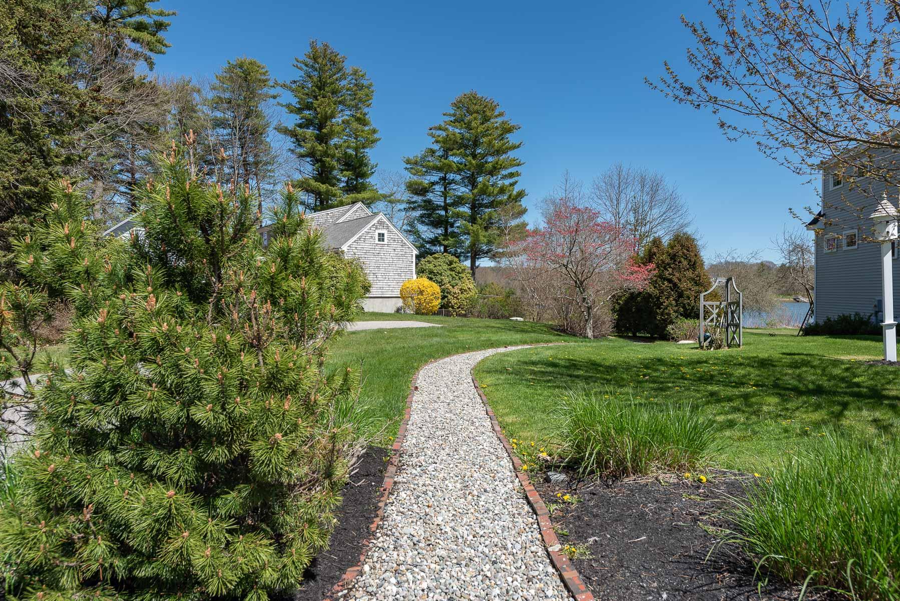 2 Cottage Way