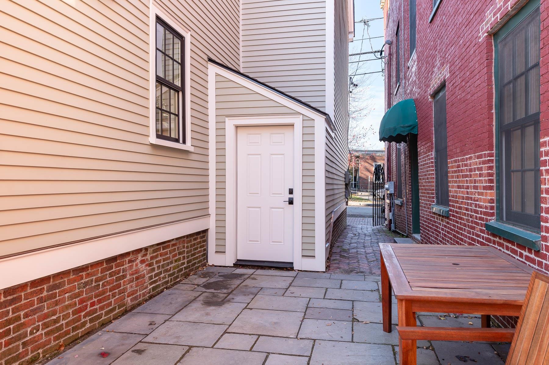 99 Daniel Street