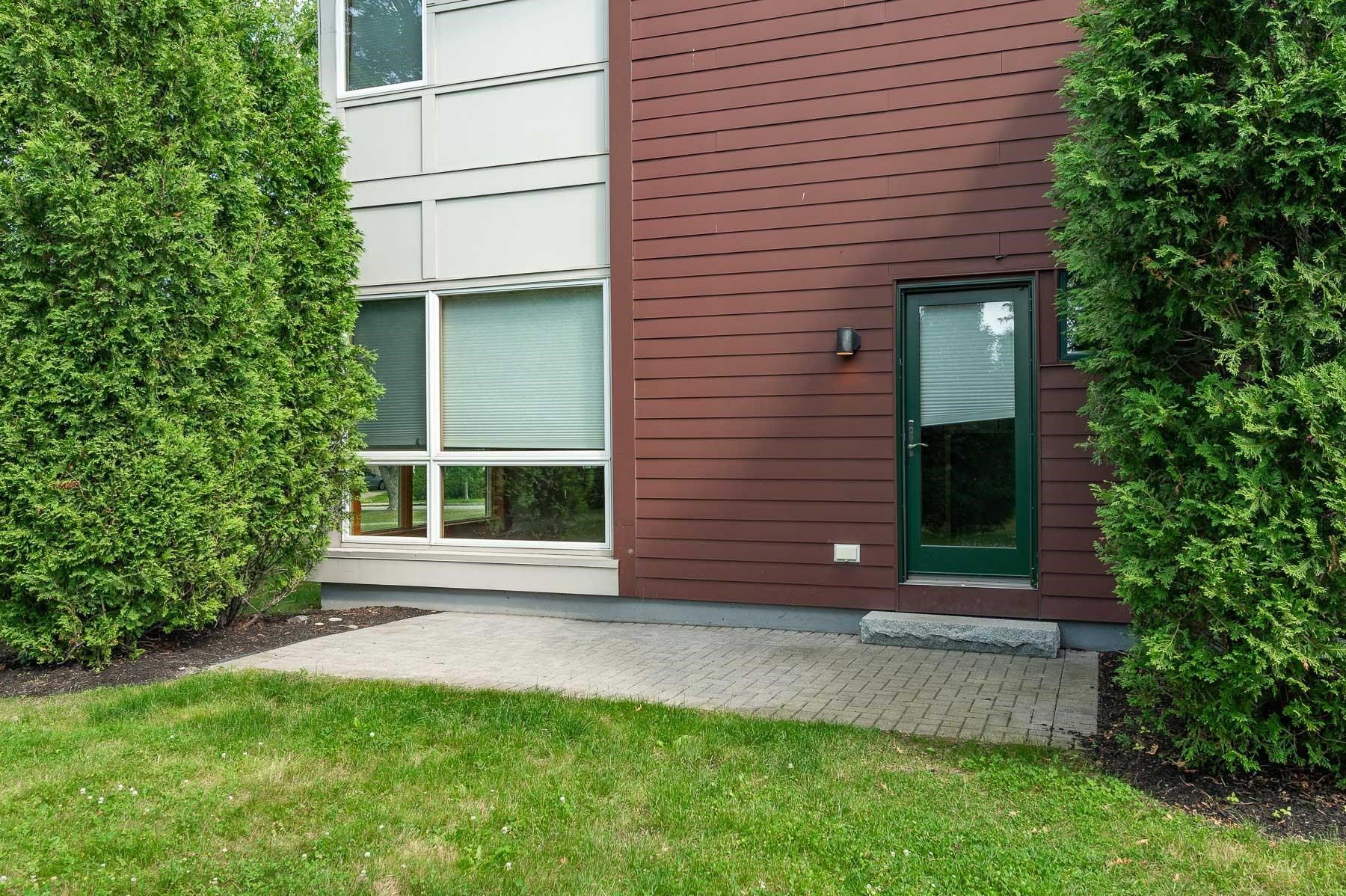 659 Dennett Street Unit: 3