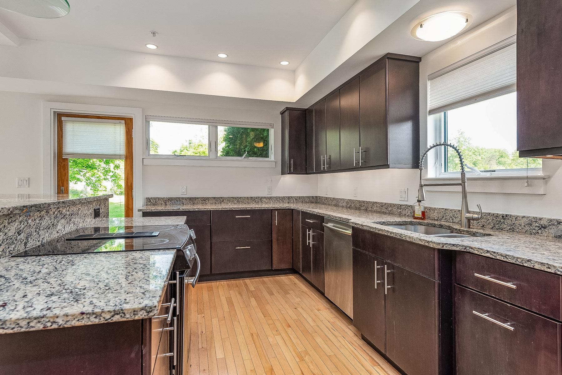 659 Dennett Street Unit: 3