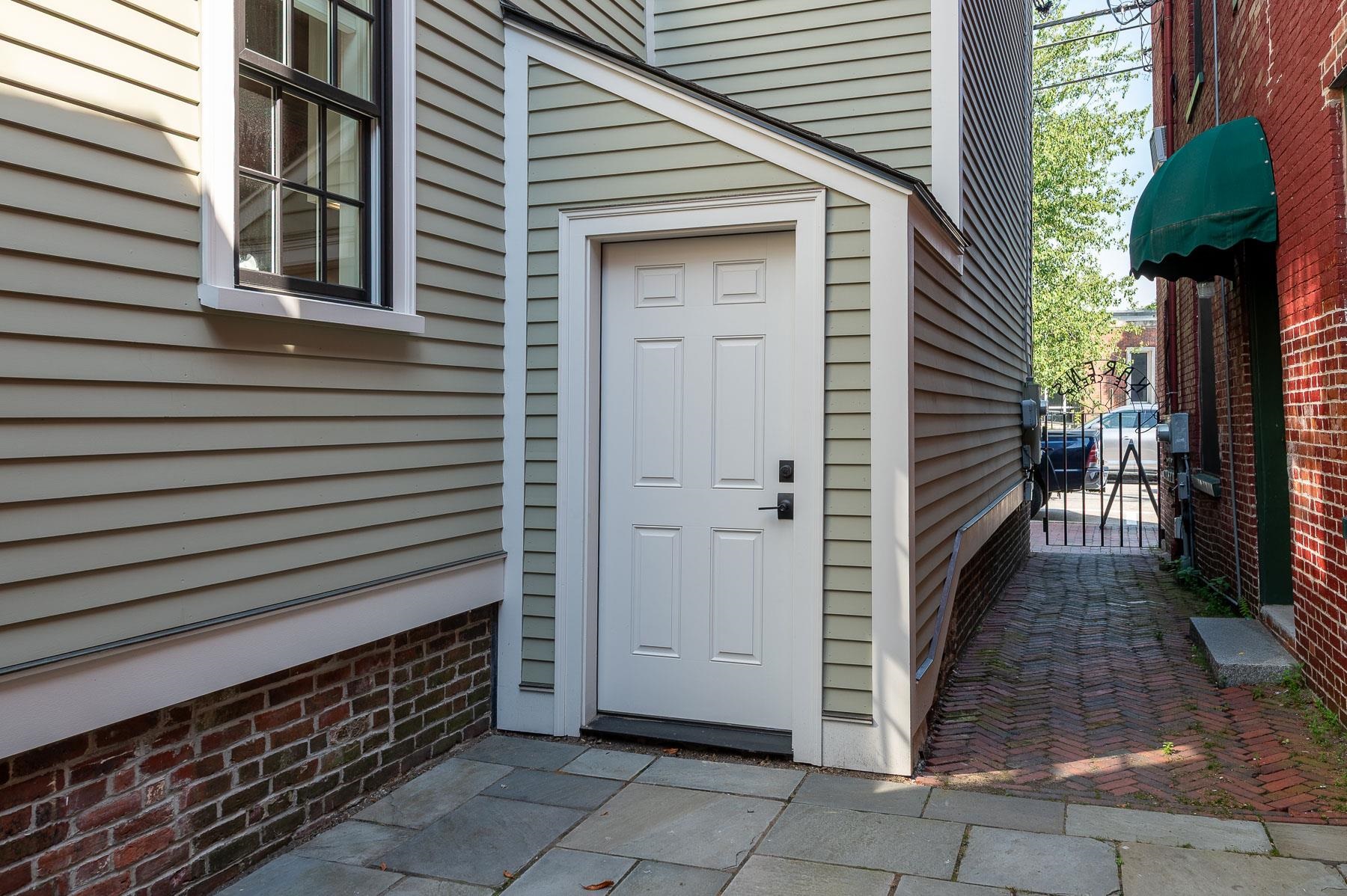 99 Daniel Street