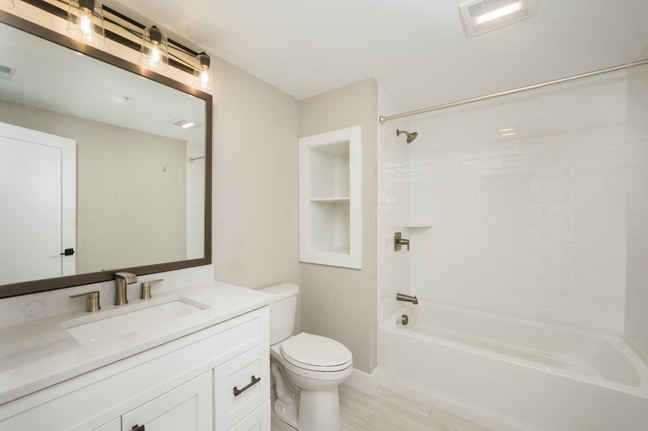 1244 Washington Road Unit: 4D