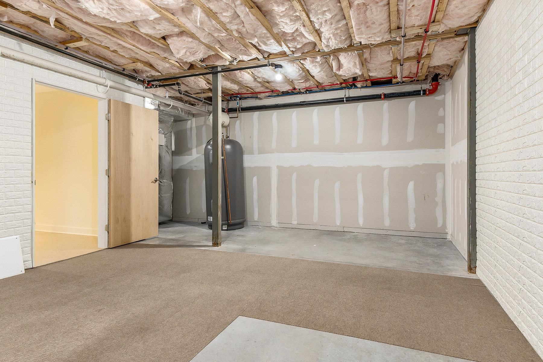 677 Dennett Street Unit: 1