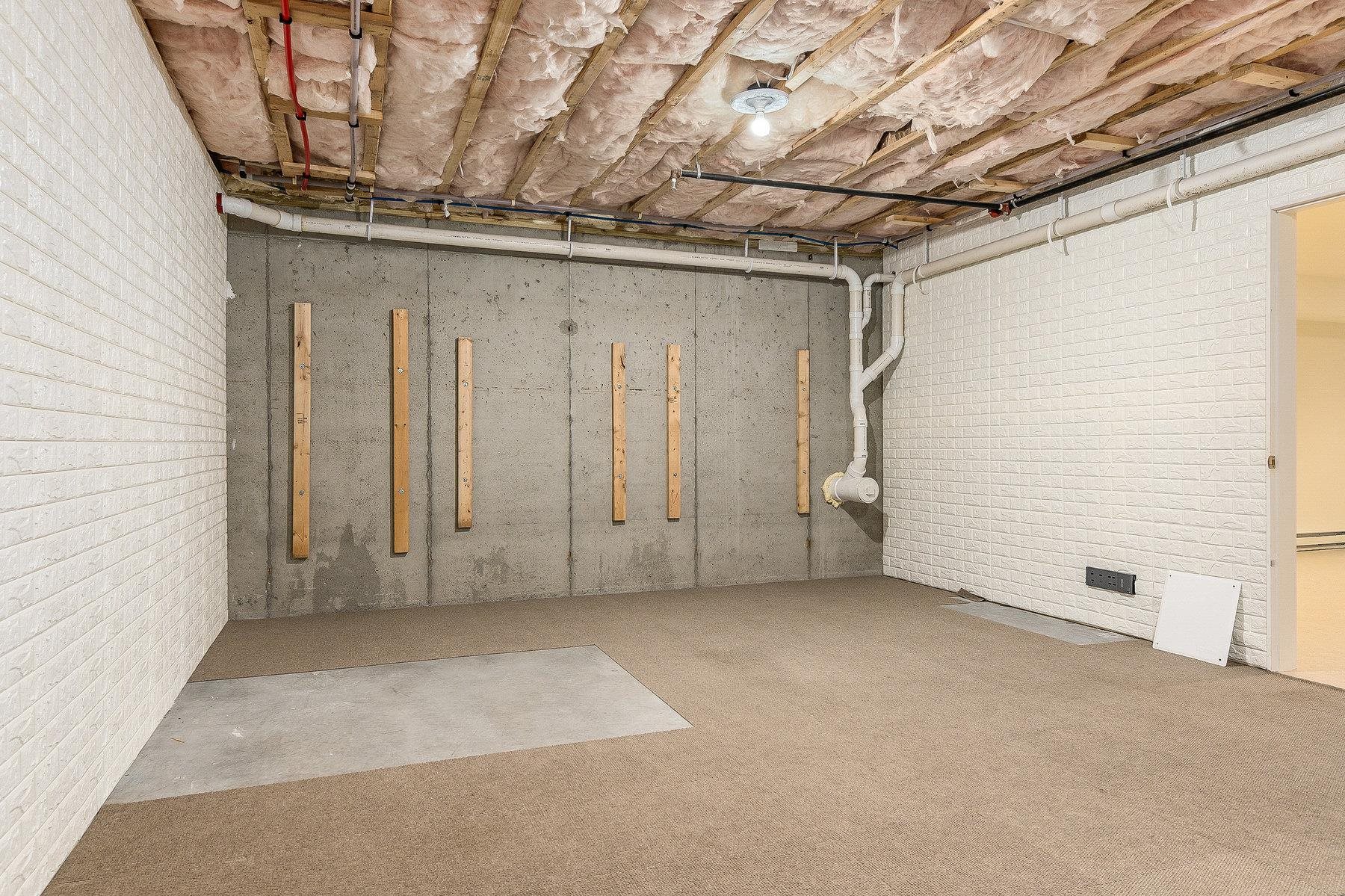 677 Dennett Street Unit: 1