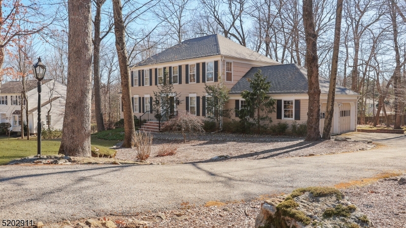 5 Laurel Hill Dr