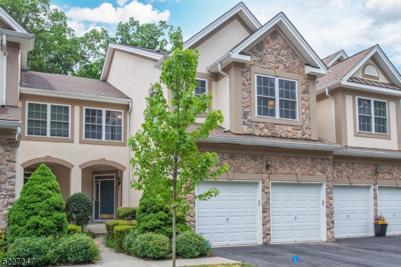 60 GLATTLY DR