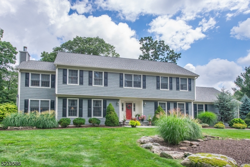 14 KNOLLWOOD TER