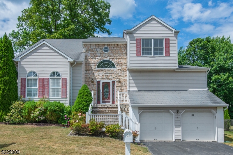 34 FOX CHASE LN