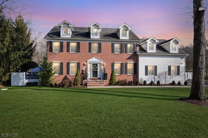 11 Country Ln