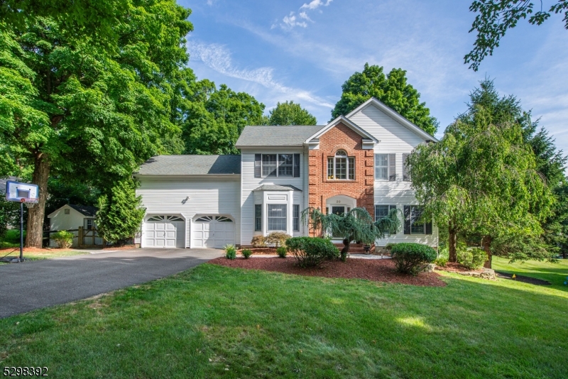 20 Marjaleen Dr