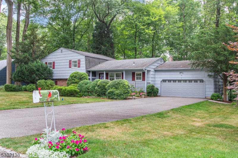 10 FORREST RD