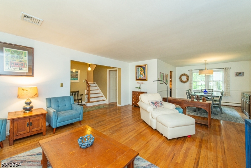 17 GROVE AVE