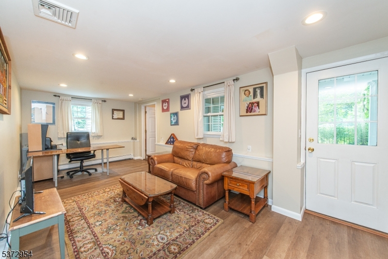 17 GROVE AVE