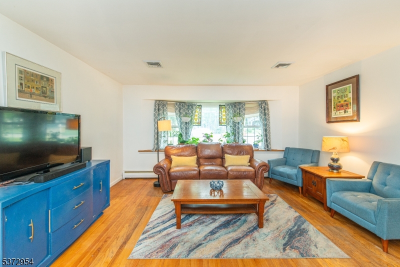 17 GROVE AVE