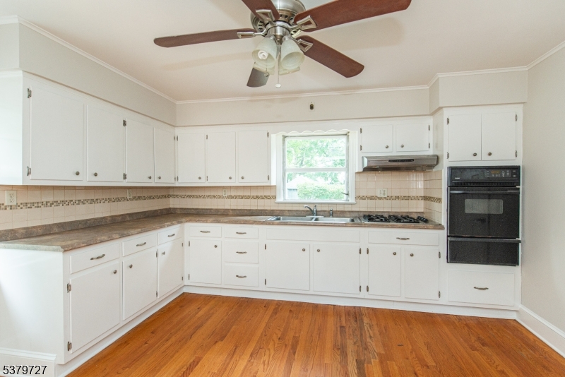 50 FRANKLIN PL