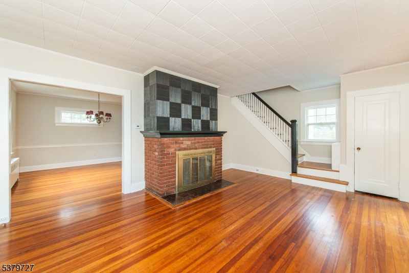 50 FRANKLIN PL