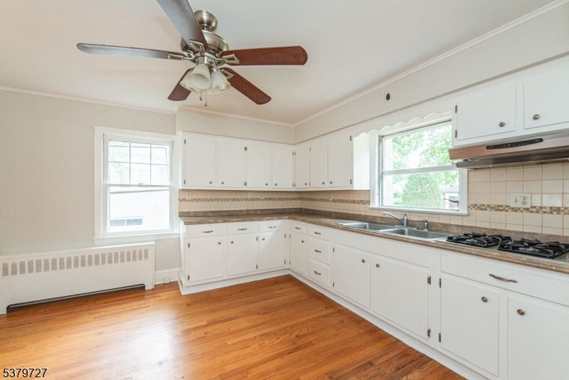 50 FRANKLIN PL