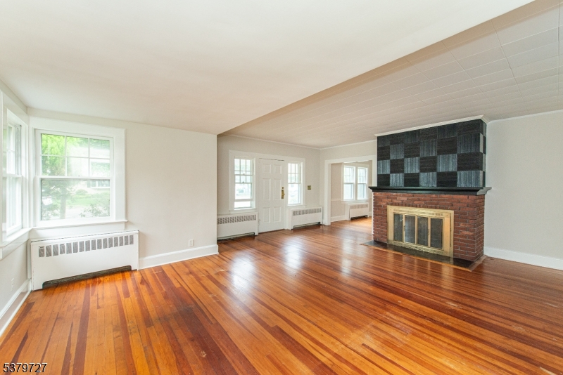50 FRANKLIN PL