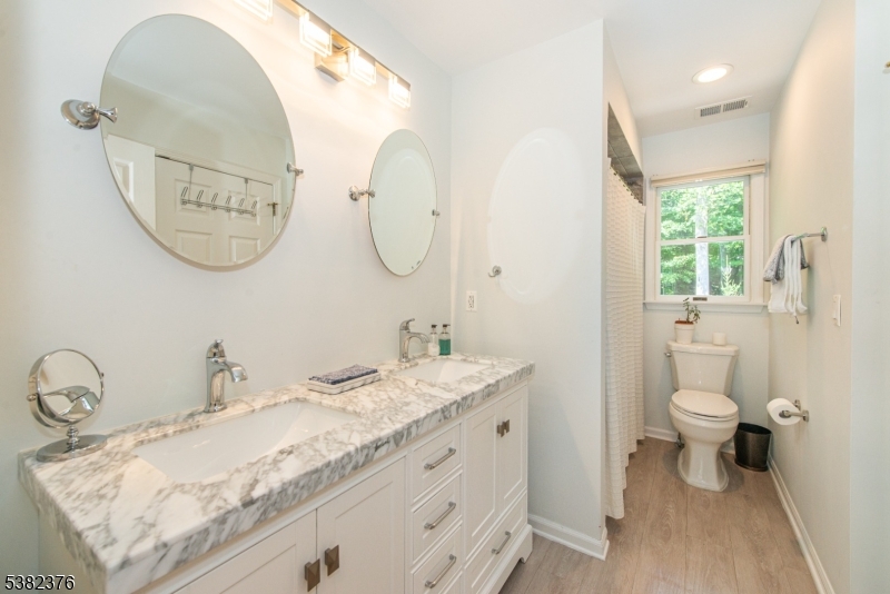 2 Wexford Ct