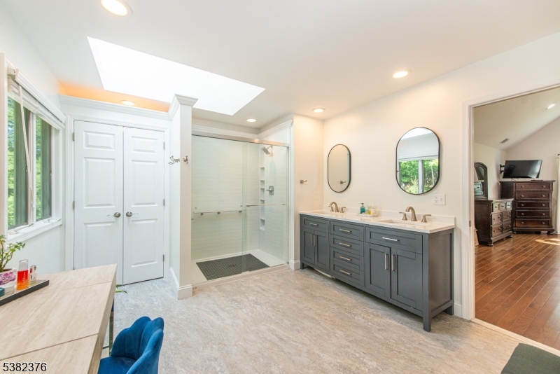 2 Wexford Ct
