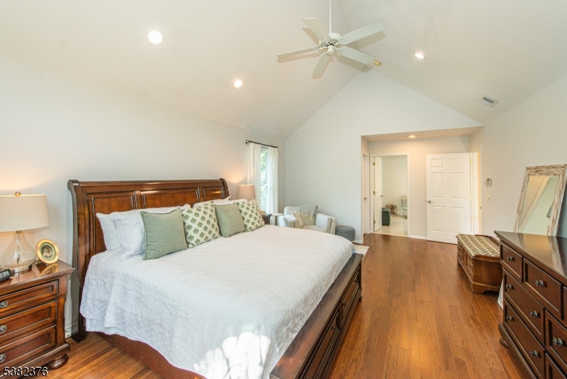 2 Wexford Ct
