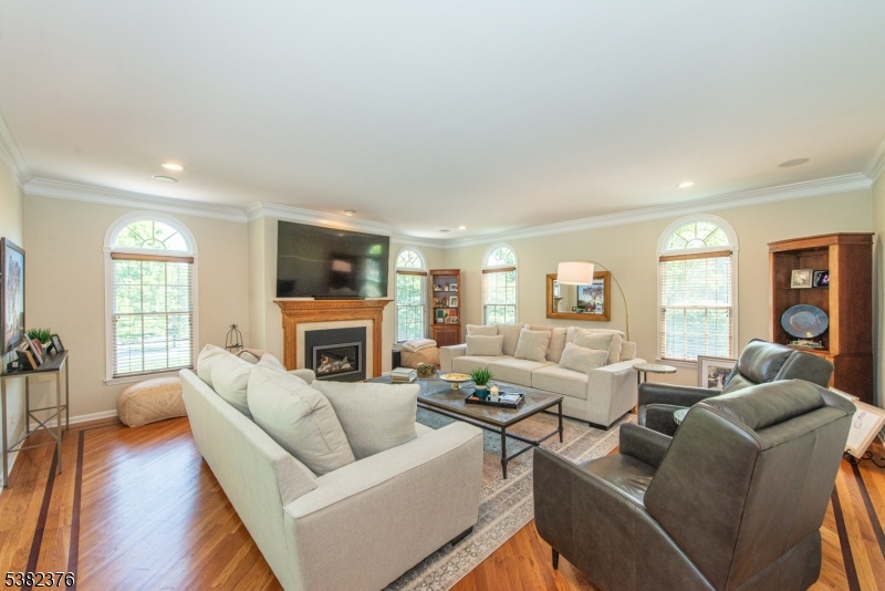 2 Wexford Ct